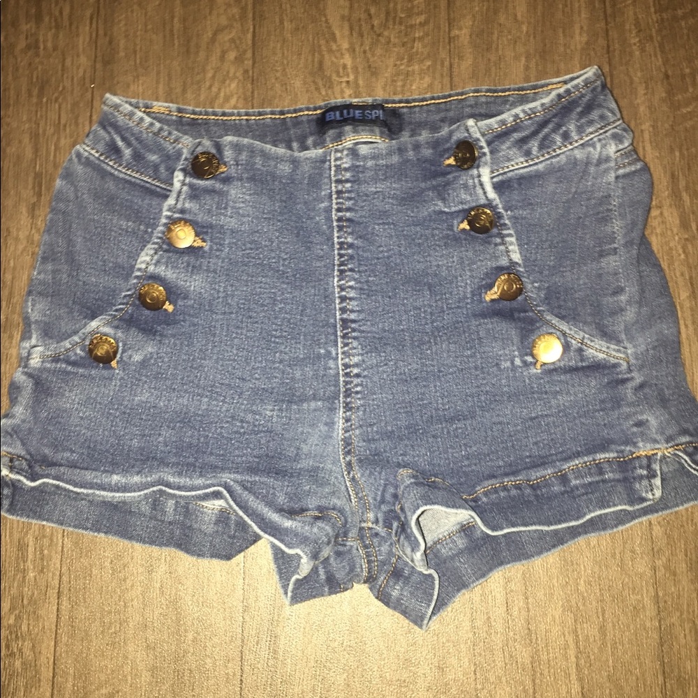 Highwasted shorts
